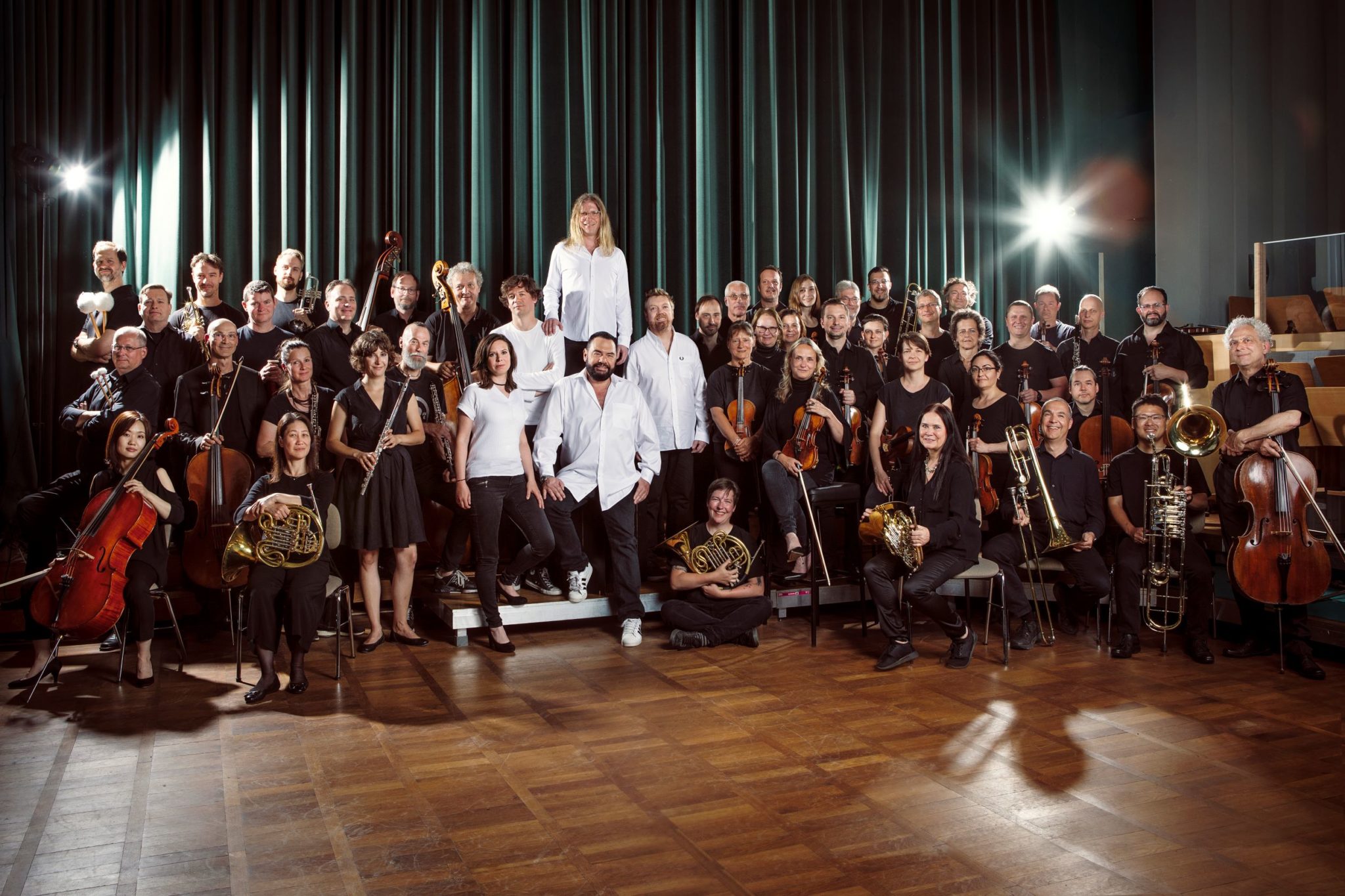 Edel Music, Books & Entertainment Alphaville charten Orchester